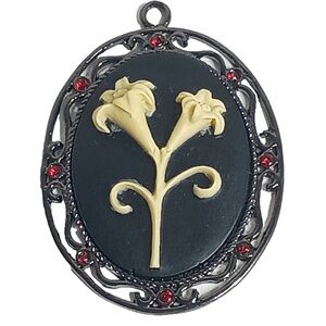 Vintage White Lily Black Cream Flower Bouquet Oval Cameo Pendant Silver Tone